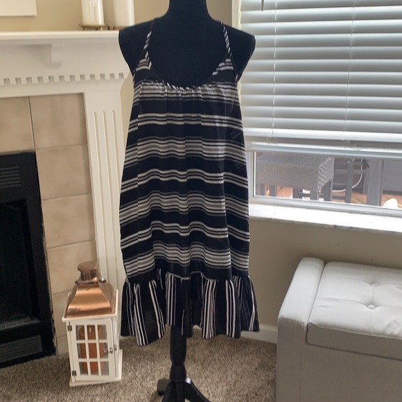 Bathing suite cover up. - Picture 1 of 6